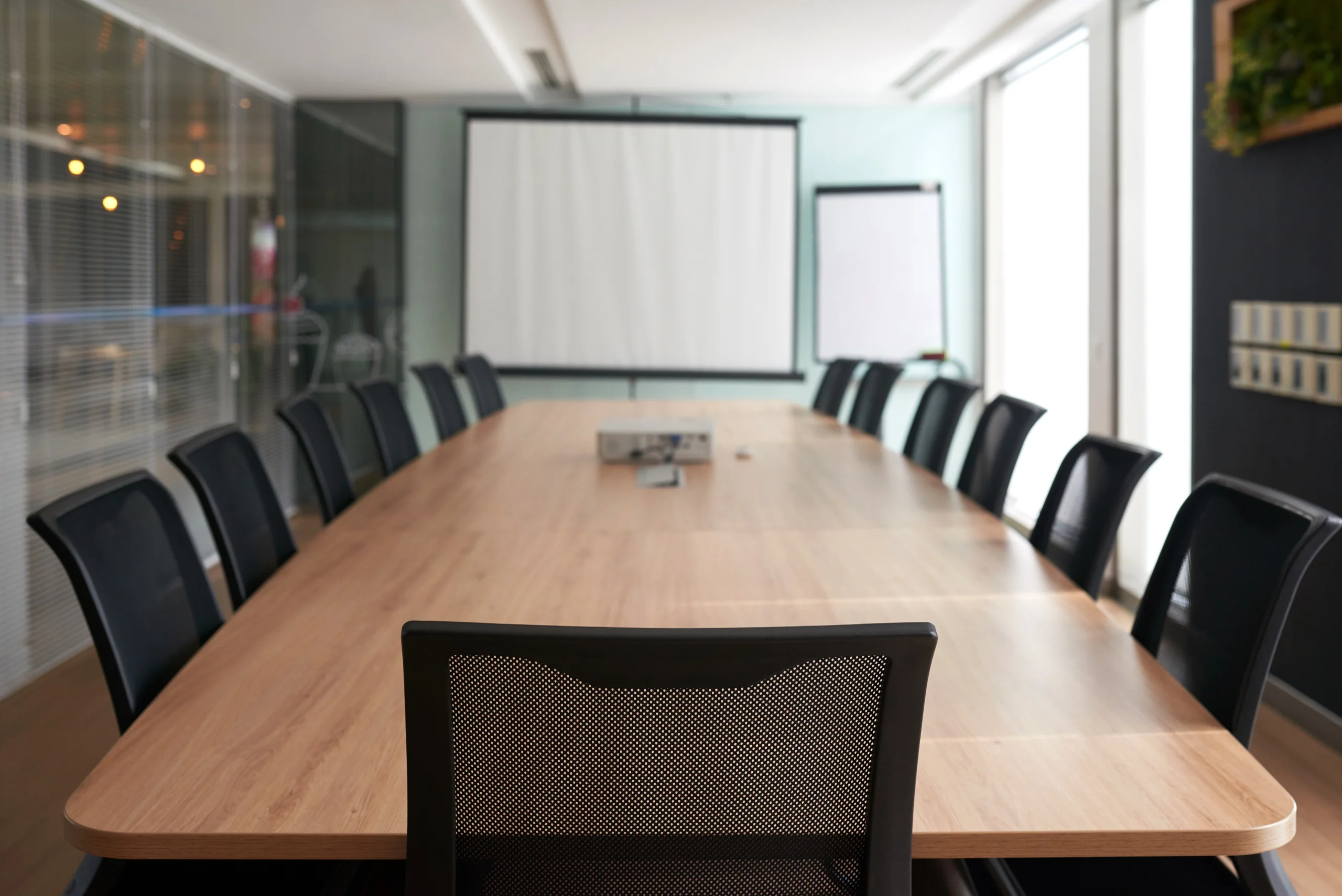 room business meeting scaled 1
